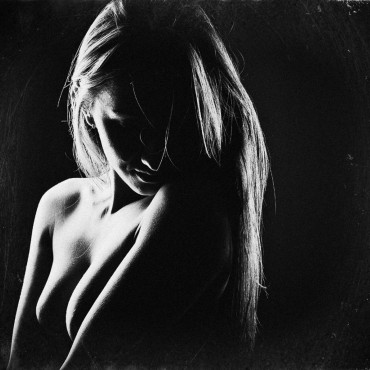 Альбом: Фотосъемка ню, 19 фотографий